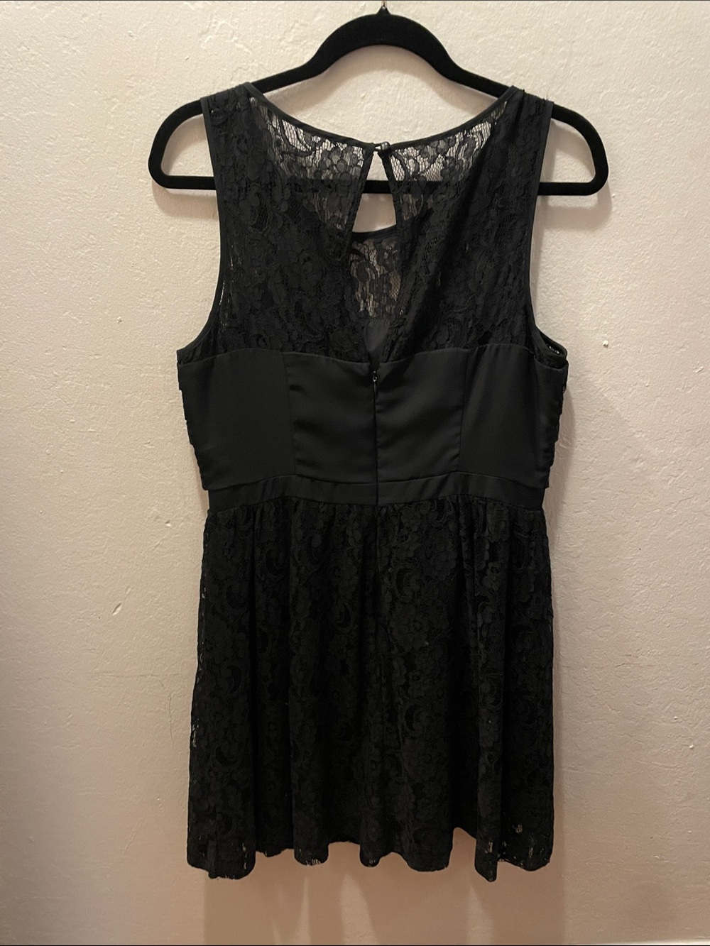 Black Lace Ruffle Dress Size Large - Picture 2 of 4